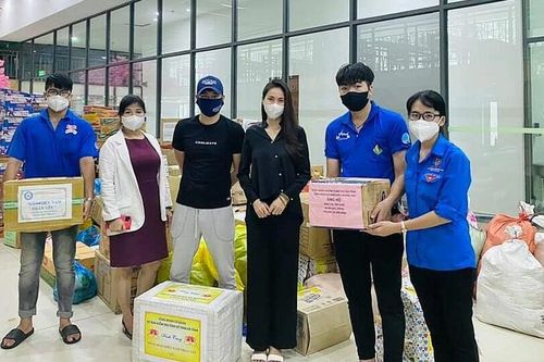 Bị tố 'nhận vơ' hàng tiếp tế, sau Thủy Tiên đến lượt Công Vinh phản hồi và lãnh đạo địa phương nói gì?