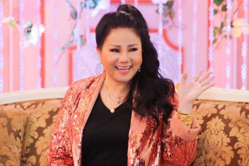 'Nữ hoàng cát-xê' đình đám chạy 10 show một đêm, chỉ 2-3 ngày là đi sắm vàng