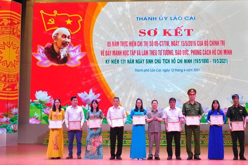 Năng động, sáng tạo trong học và làm theo Bác