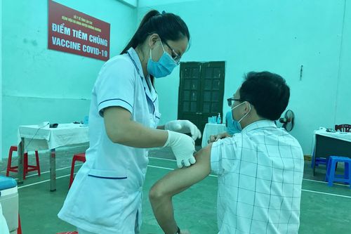 Triển khai sổ sức khỏe điện tử và đăng ký trực tuyến tiêm vắc xin phòng chống Covid-19