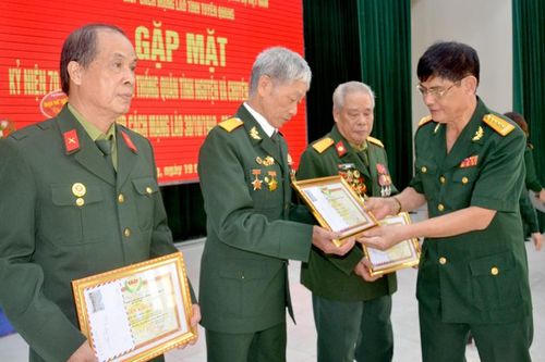 Lấp lánh những ngôi sao thời bình