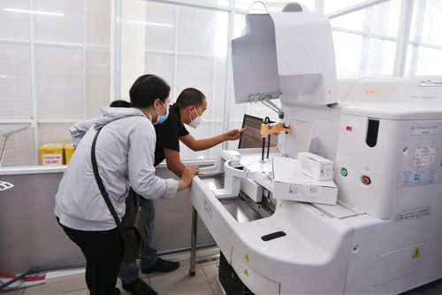 Bộ Y tế hỗ trợ Đà Nẵng xe tiêm vaccine lưu động, máy xét nghiệm COVID-19