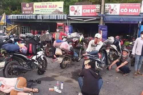 Đà Nẵng bàn giao 137 người đi xe máy từ TP HCM về quê cho Thừa Thiên - Huế