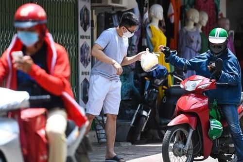 Ngăn ngừa lây lan Covid-19: Cần hạn chế đội ngũ giao hàng khó kiểm soát