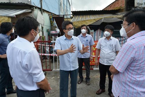 Phó Thủ tướng Vũ Đức Đam: Bình Tân là 'tuyến đầu của tuyến đầu' chống dịch