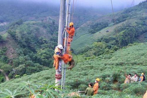 Lào Cai: Công nhân tử vong trên đường dây điện là do 'tự ý trèo' cột ?