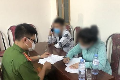Hàng chục người bị phạt hơn 300 triệu vì vi phạm phòng dịch, ra đường khi không cần thiết