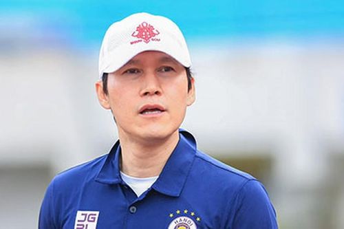 HLV trưởng Hà Nội FC làm trợ lý cho HLV Park Hang-seo; MU 'trói chân' Solskjaer thêm 3 năm