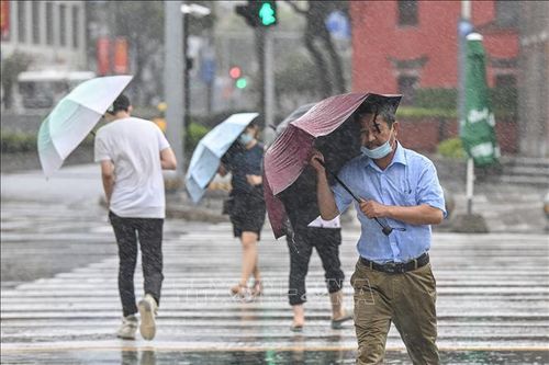Bão In-Fa đổ bộ vào Trung Quốc