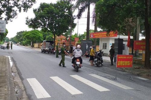 Hà Nội: Xử phạt 291 trường hợp và 5 cơ sở vi phạm các quy định về giãn cách xã hội