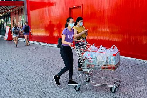 Nha Trang: Phiếu đi siêu thị, cửa hàng tiện lợi được chia khung giờ và khu vực
