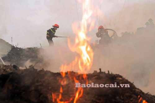 Bảo Thắng: Cháy lớn tại bãi chất thải Nhà máy tinh dầu quế của Công ty Cổ phần quốc tế Quang Thái