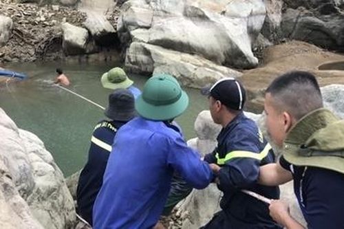 Tập trung tìm kiếm thi thể nạn nhân tại các vị trí còn lại trên sông Rào Trăng