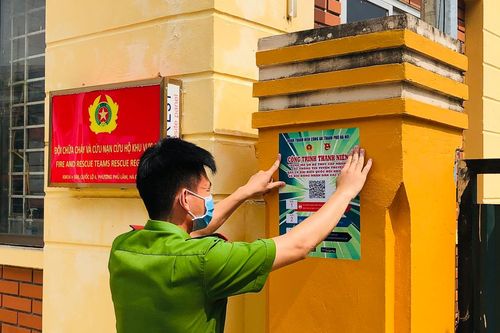 100% các đơn vị Công an Hà Nội đều có mã QR code để kiểm soát người ra vào