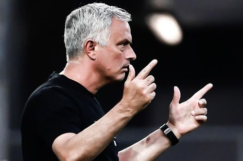 Mourinho thắng trận thứ ba ở Roma