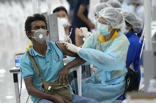 CEO BioNTech: Chưa cần mũi vaccine thứ 3