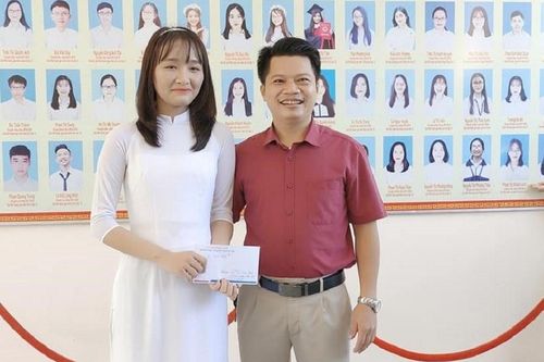 Lộ diện Thủ khoa toàn quốc và Thủ khoa các khối thi