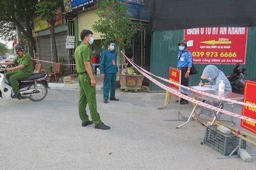 Những chiến sỹ Công an huyện Hoài Đức quên mình cho cuộc chiến phòng chống dịch Covid-19
