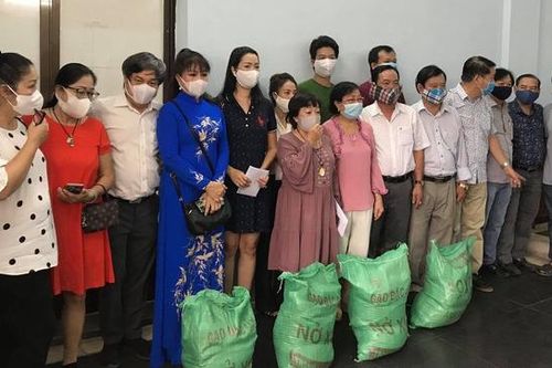 Chào tuần mới: Tinh thần 'ái hữu nghệ sĩ'