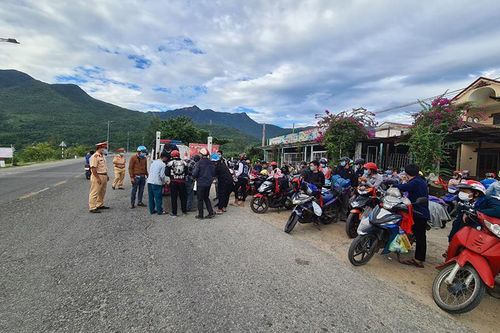 Thừa Thiên Huế giám sát chặt các đoàn xe máy từ vùng dịch đi qua địa bàn