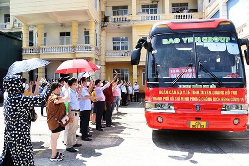 35 cán bộ y tế Tuyên Quang lên đường vào TP Hồ Chí Minh phòng, chống dịch