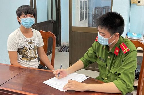 Bắt nam thanh niên quan hệ, quay clip 'nóng' với bạn gái dưới 16 tuổi