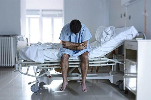 Thủ dâm quá nhiều, người đàn ông suýt chết vì tai biến mạch máu não