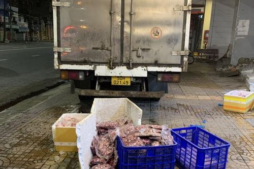 Cần Thơ: Bắt giữ 200kg thực phẩm đông lạnh không rõ nguồn gốc