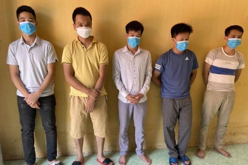 Trưởng phòng Quản lý nhân sự chỉ đạo nhân viên ''rút ruột'' 30 tấn thiết bị, vật tư của công ty