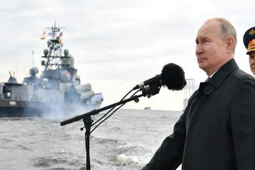 Tổng thống Putin: Hải quân Nga sẵn sàng ra đòn tấn công 'không thể cản nổi'