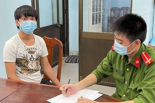 Bắt nam thanh niên quan hệ, quay clip 'nóng' với bạn gái 15 tuổi