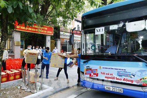 Hà Nội tổ chức 'Xe buýt siêu thị 0 đồng' đầu tiên phục vụ công nhân