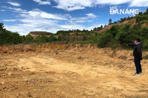 Bắt quả tang vụ khai thác đất đồi trái phép