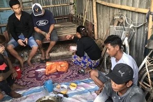 10 đối tượng tụ tập ăn nhậu trong lúc giãn cách xã hội
