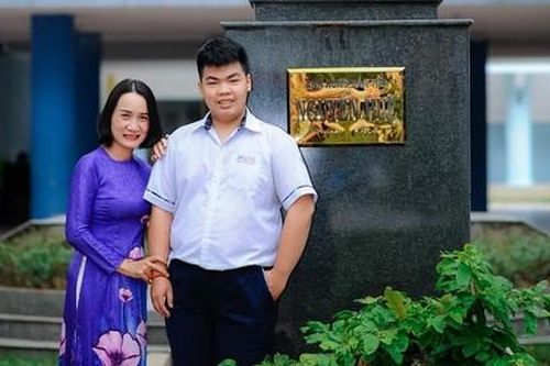 Nam sinh ở Huế đạt 10 điểm môn Văn, ước mơ trở thành nhà báo