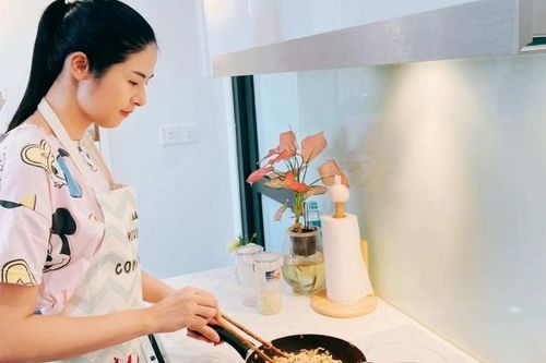 Vào bếp cùng Hoa hậu Ngọc Hân