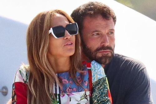 Jennifer Lopez suýt chạm mặt tình cũ khi hẹn hò Ben Affleck