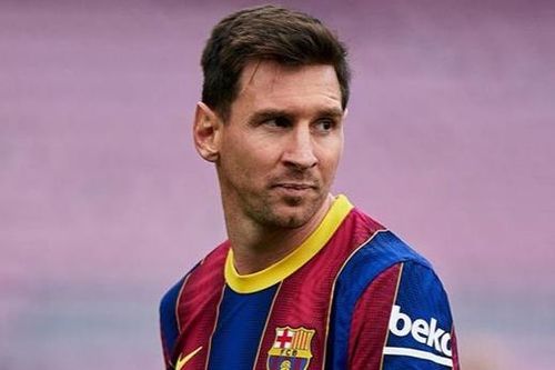 Ronaldinho khuyên Barca treo áo số 10 của Messi