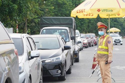Khơi thông điểm nghẽn cho vận tải hàng hóa