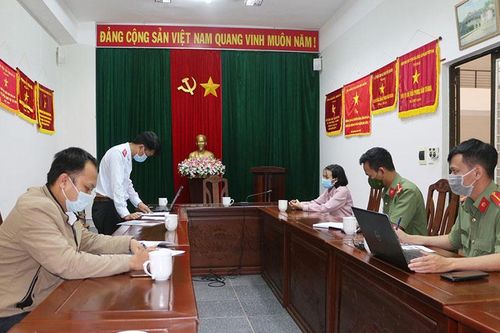 Phạt hai đối tượng đăng tin sai sự thật về dịch Covid-19