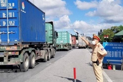 Bộ Công Thương đề xuất thay đổi 'hàng hóa thiết yếu' để cấp 'thẻ xanh'