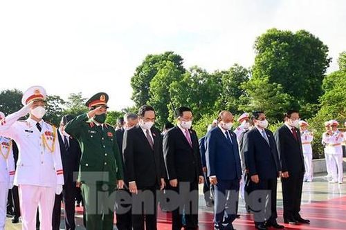 Lãnh đạo Đảng, Nhà nước tưởng niệm các Anh hùng liệt sỹ