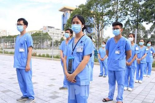 Bình Dương cần chi viện gần 5.500 y, bác sĩ mới đáp ứng nhu cầu