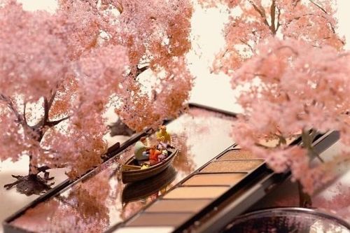 Lạc vào thế giới siêu nhỏ được sáng tạo từ những vật quen thuộc