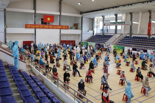 Phú Yên xuyên đêm đưa 400 công dân từ vùng dịch về quê