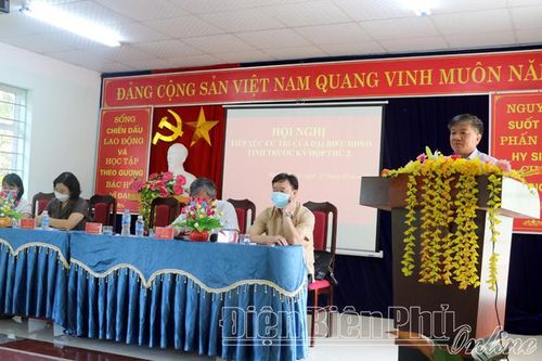Chủ tịch HĐND tỉnh Lò Văn Phương tiếp xúc cử tri huyện Tủa Chùa