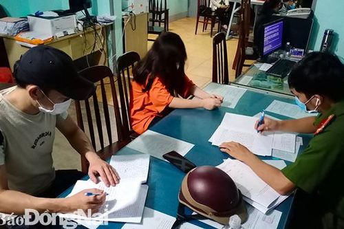Nữ sinh đánh nhau vì cách xưng hô