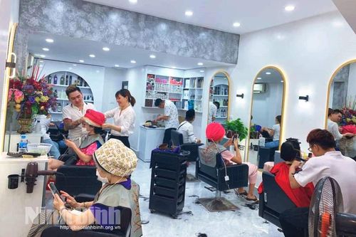 Ninh Bình: Từ 12h ngày 27/7 các nhà hàng, quán ăn, giải khát chỉ bán hàng mang về; dừng dịch vụ cắt tóc, gội đầu...