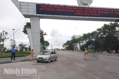 Tạo mọi điều kiện cho xe chở hàng thiết yếu, lương thực phục vụ vùng có dịch COVID-19
