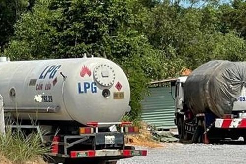 Liên tiếp phát hiện 2 điểm sang chiết gas quy mô lớn từ xe bồn